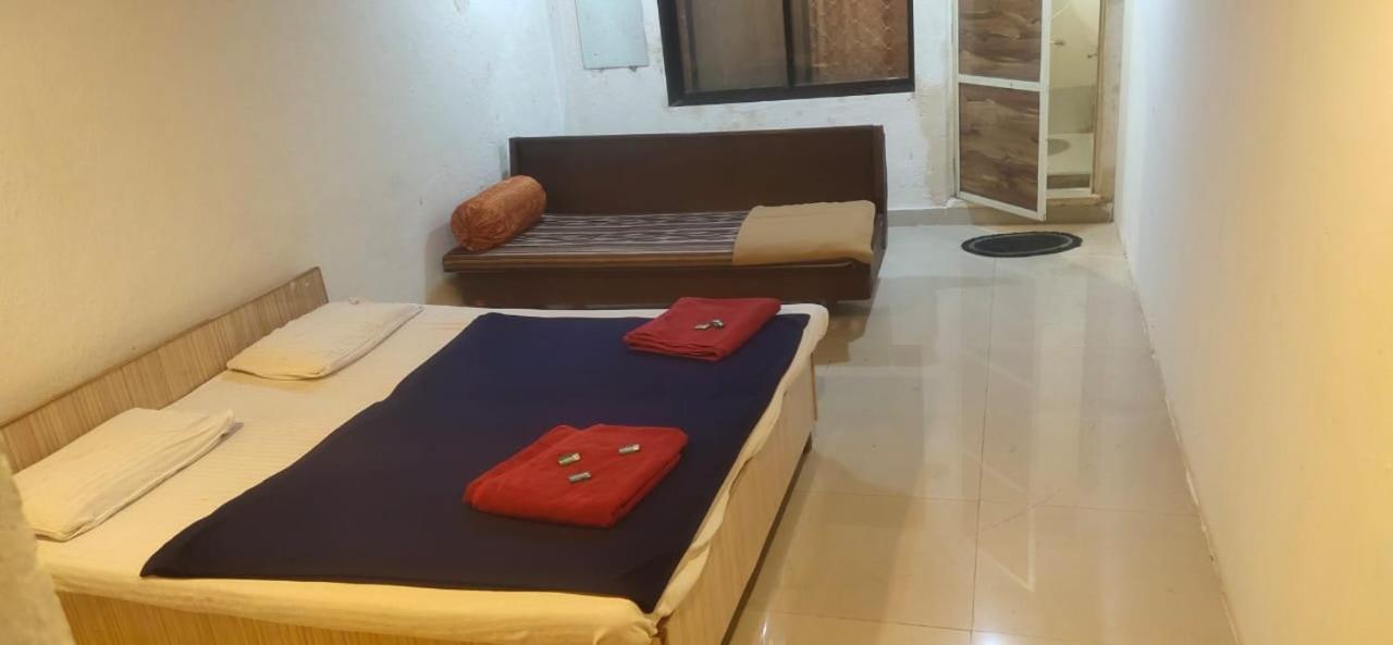 Hilltone Veg Non Veg Matheran Hotel Exterior foto