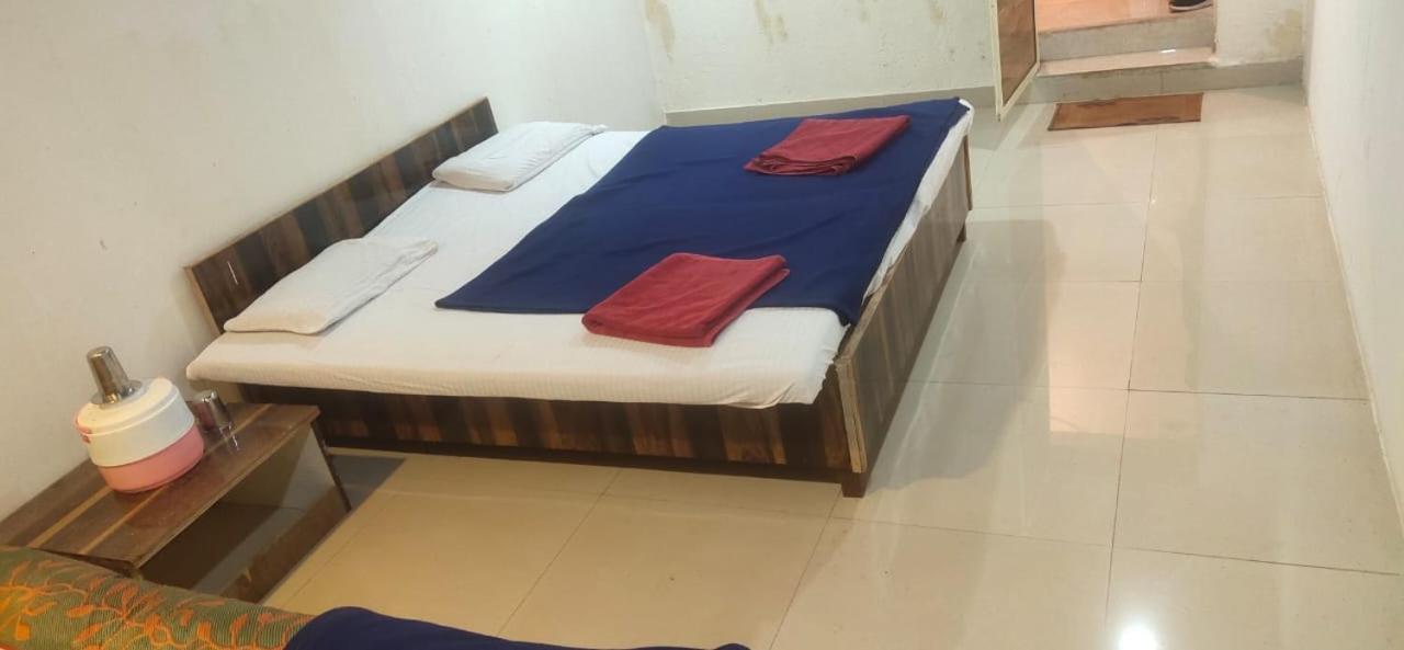 Hilltone Veg Non Veg Matheran Hotel Exterior foto