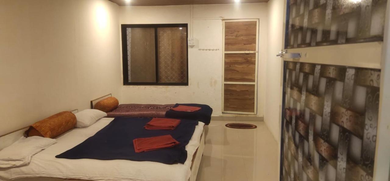 Hilltone Veg Non Veg Matheran Hotel Exterior foto