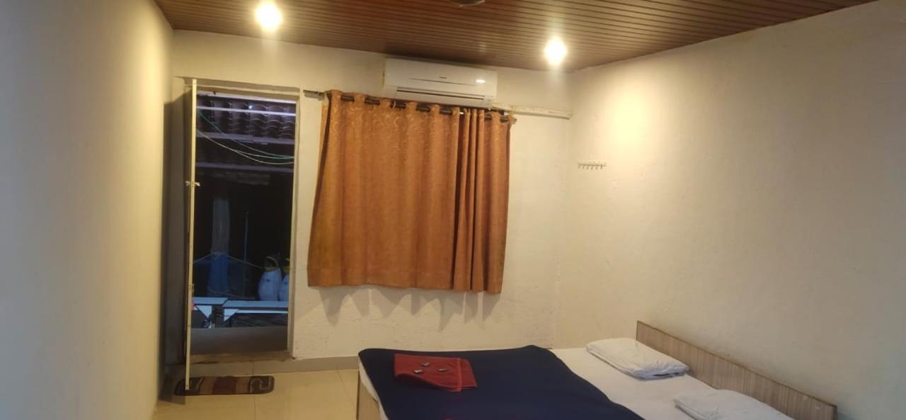 Hilltone Veg Non Veg Matheran Hotel Exterior foto