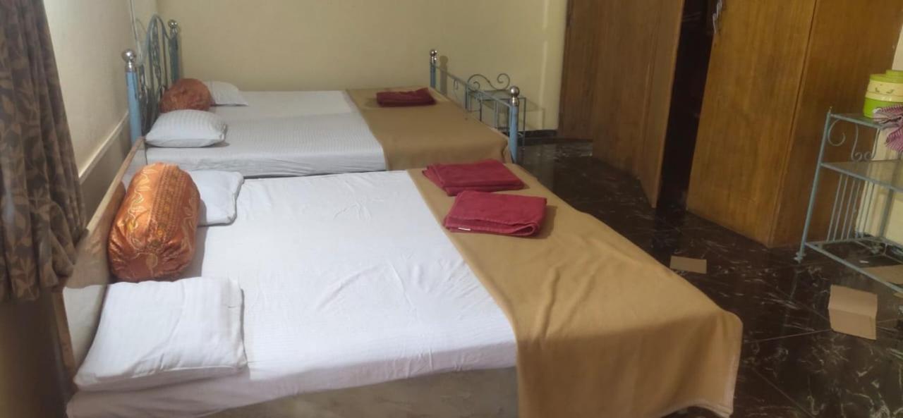 Hilltone Veg Non Veg Matheran Hotel Exterior foto