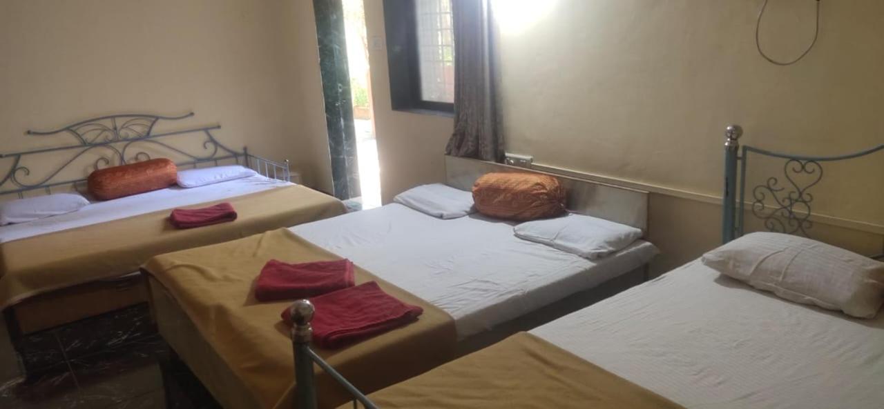 Hilltone Veg Non Veg Matheran Hotel Exterior foto